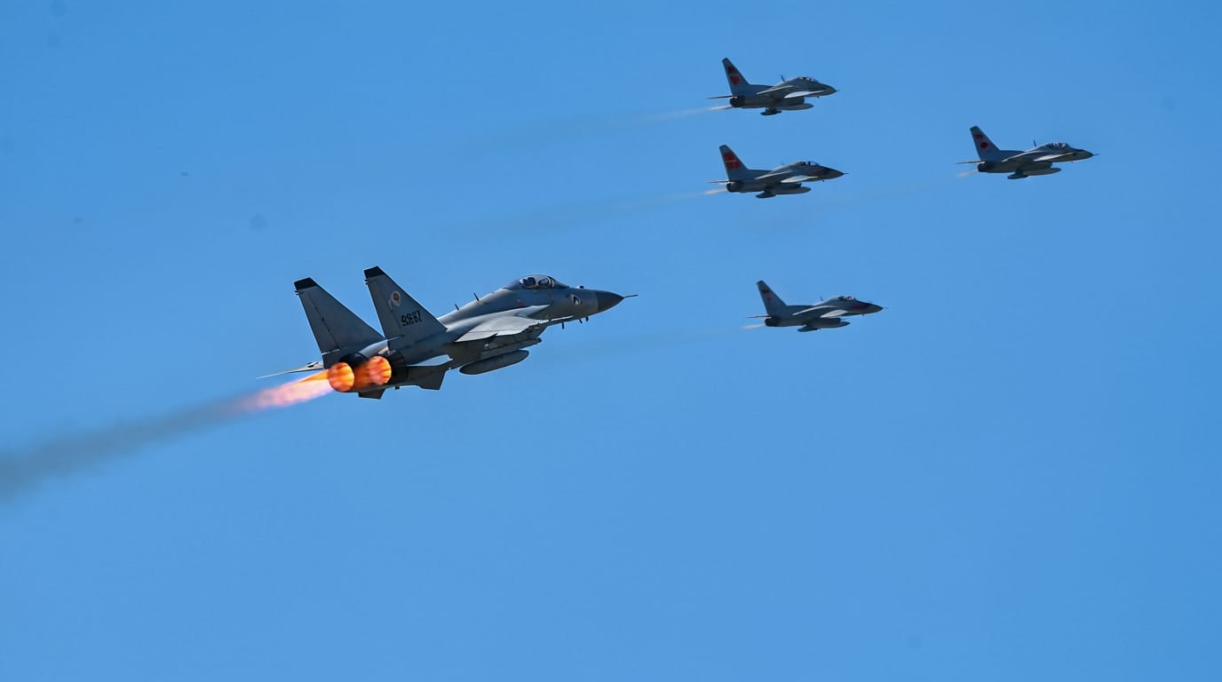 Escalating Tensions: South Korea Scrambles Jets Amid Joint Chinese and Russian Air Drills